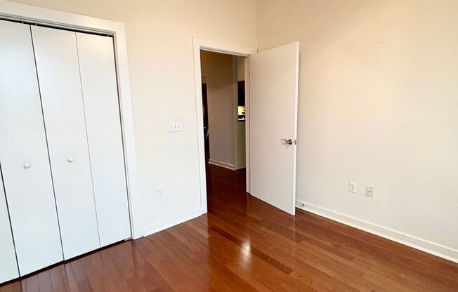 2 beds, 2 baths, $1,950, Unit # 320