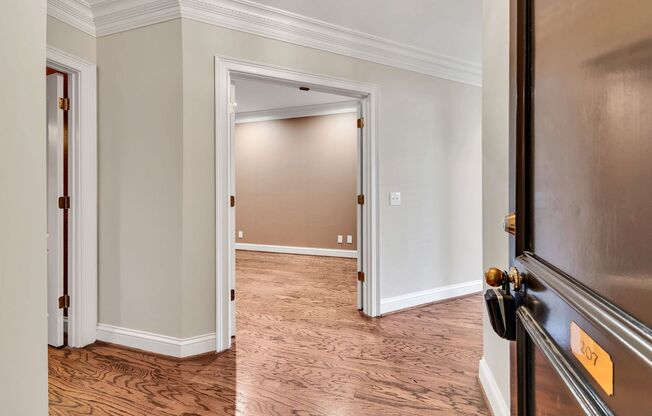 Newly Renovated Condo in The Westende with Stylish Upgrades and Exceptional Storage!