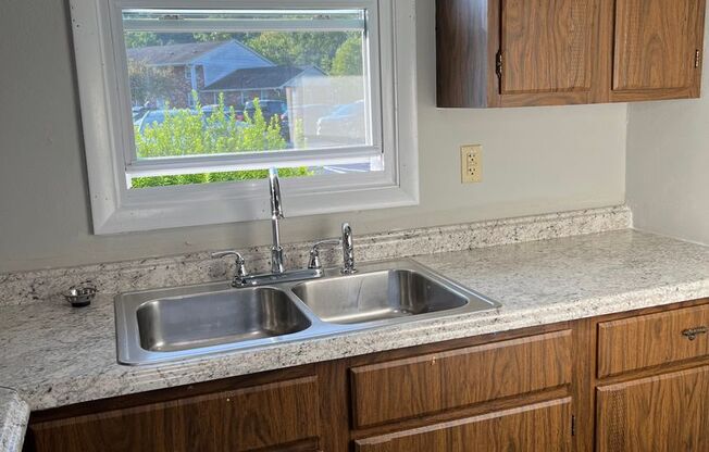 2 beds, 1 bath, 1,056 sqft, $1,195, Unit 8-F