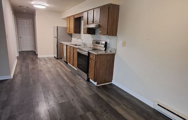 2 beds, 1 bath, $1,125, Unit 205