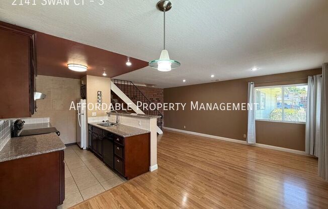 2141 SWAN CT