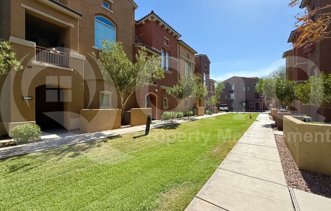 2 beds, 3 baths, 1,138 sqft, $1,899, Unit 1060