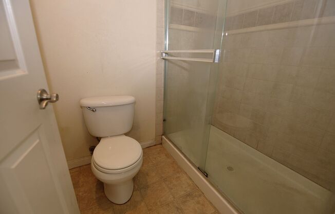 2 beds, 2 baths, $1,350, Unit # 2033