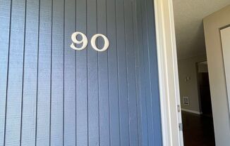 2 beds, 1 bath, 945 sqft, $1,500, Unit 090