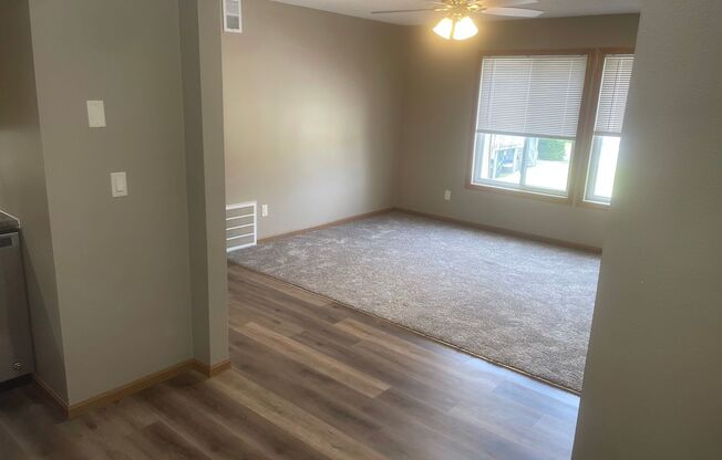 2 beds, 1 bath, $875, Unit #9