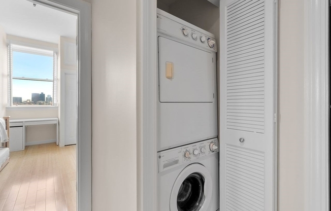 2 beds, 2 baths, 1,022 sqft, $4,935, Unit 501