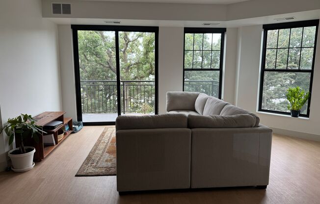 2 beds, 2 baths, 1,112 sqft, $2,595, Unit 327