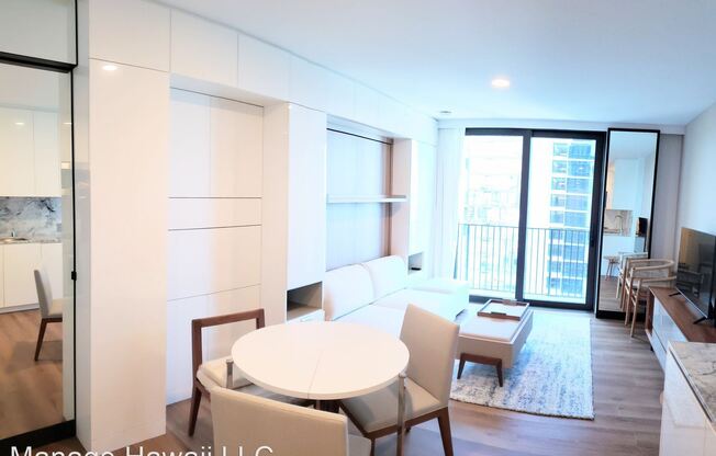 987 Queen Street, Unit 3510
