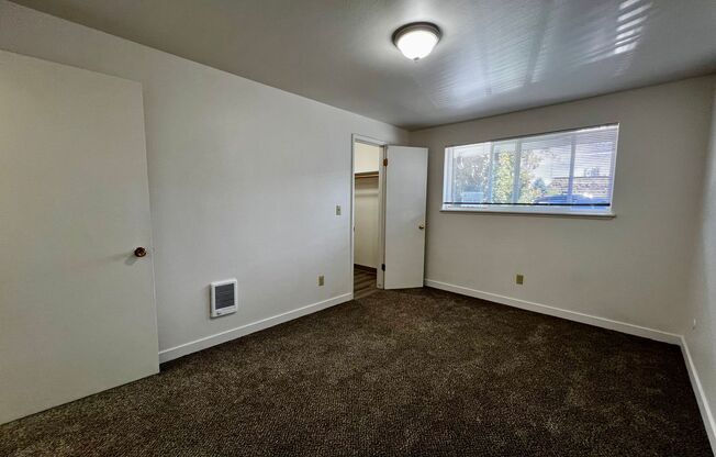 1 bed, 1 bath, $925, Unit H