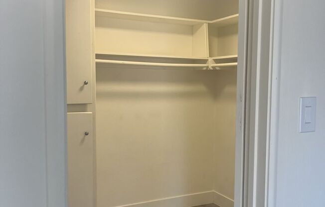 Studio, 1 bath, 400 sqft, $1,295, Unit 5307-95