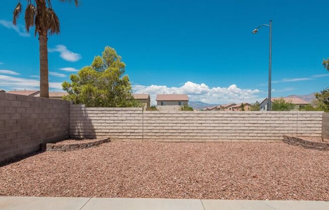 4 beds, 2.5 baths, $2,250