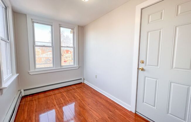 2 beds, 1 bath, 539 sqft, $1,550, Unit 3W