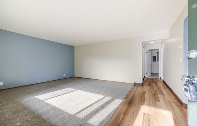 2 beds, 1 bath, 900 sqft, $1,175, Unit 2305-10