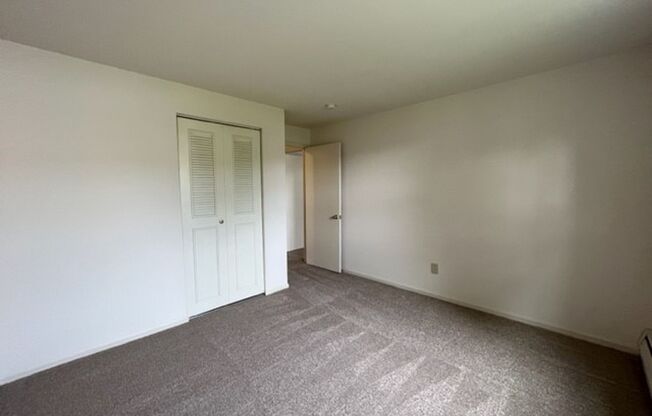 2 beds, 1 bath, 900 sqft, $1,525, Unit 123