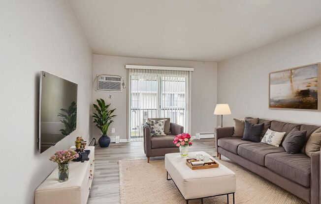 1 bed, 1 bath, 600 sqft, $899, Unit 2012V - D