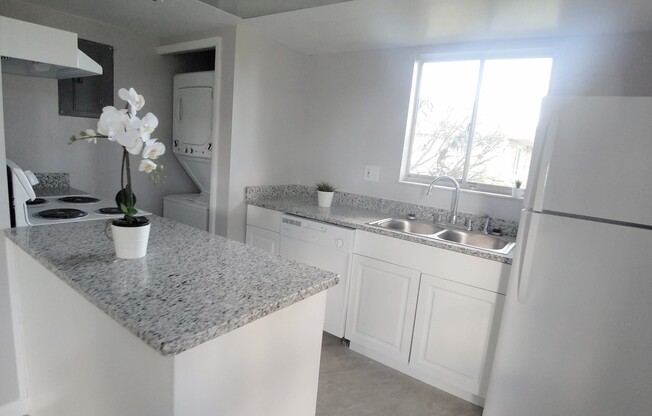 Beautiful 2/1 w Garage Condo x Rent close to Windermere!