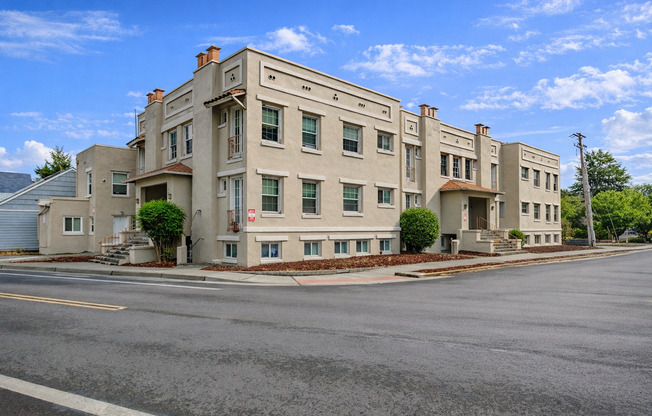 105-01 Avondale Apartments