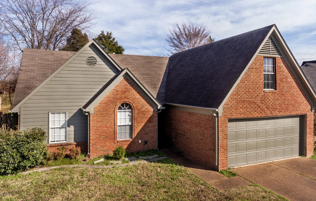 4 Bedrooms in Olive Branch!