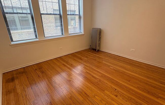 2 beds, 1 bath, 670 sqft, $1,200, Unit CA 133-2W