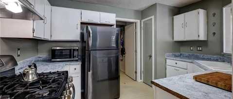 1102 GREENBRIAR LOOP