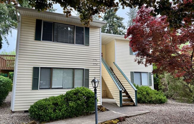 DT Beaverton-Old Town Super Private 2 Bedroom w/Deck