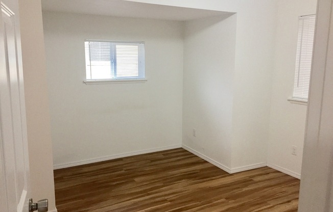 2 beds, 1 bath, $1,595