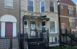 Recently Renovated 3 Bedroom Near Douglass Park