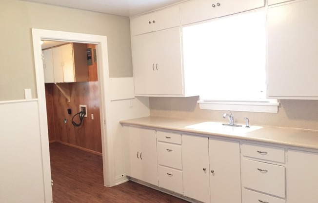 Pre-Leasing - Traditional Home in Tech Terrace near J&B Coffee!