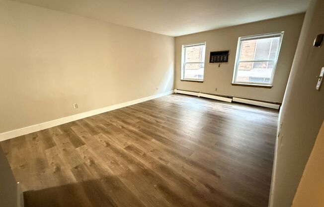 1 bed, 1 bath, $1,095, Unit 103
