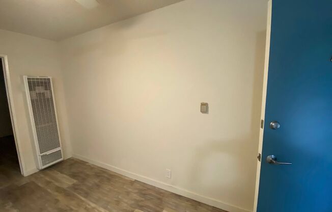 1 bed, 1 bath, 378 sqft, $2,595