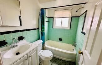 1 bed, 1 bath, 600 sqft, $800, Unit 4