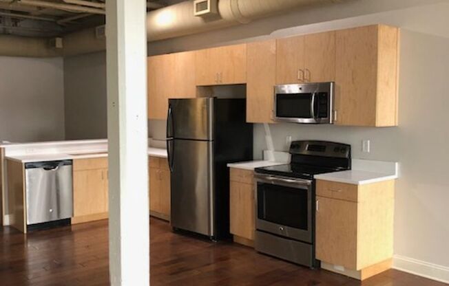 Studio, 1 bath, 442 sqft, $1,335, Unit 419