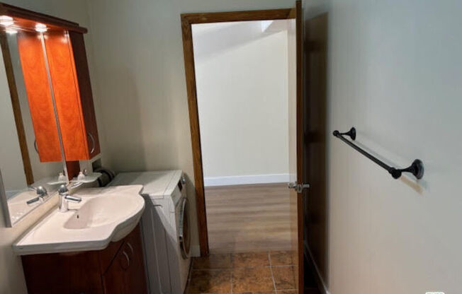1 bed, 1 bath, 660 sqft, $2,200, Unit 313