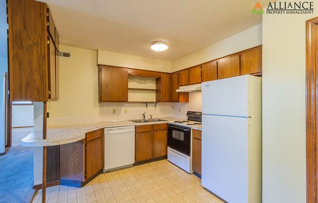 2 beds, 1 bath, 832 sqft, $750, Unit 01