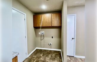 2 beds, 1 bath, $1,025, Unit 4016 SW 8th St Ter Apt B