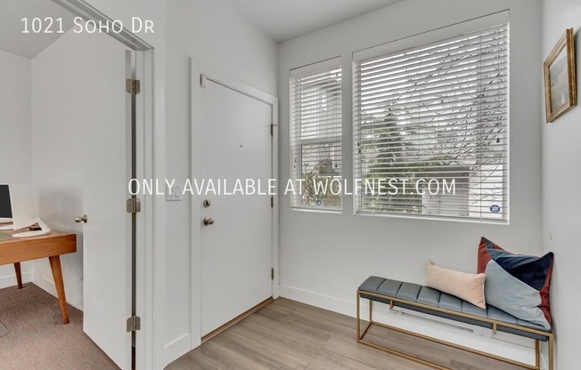 1021 SOHO DR