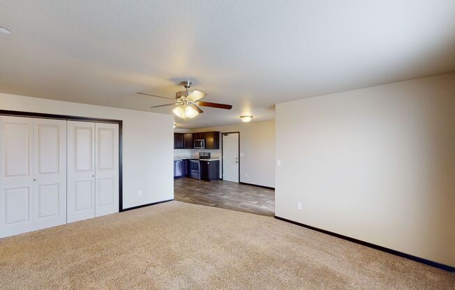 3 beds, 2 baths, 1,140 sqft, $1,515, Unit 3240-103