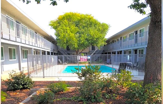 Courtyard Plaza Apartments