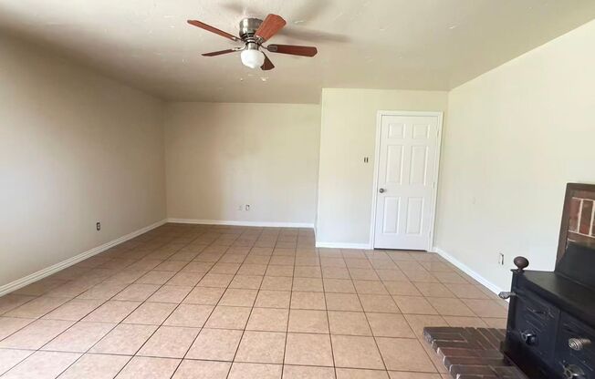 Beautiful 3 Bedroom 2 Bathroom in Plano!