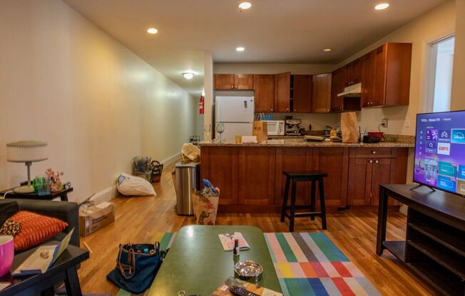 3 beds, 1 bath, $3,995, Unit 62 Egmont St. #6