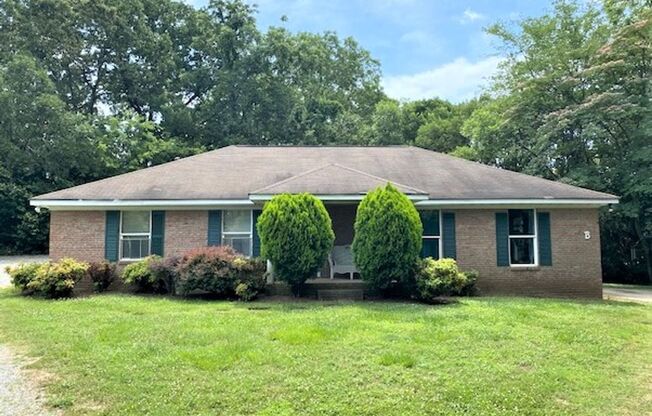 Downtown Cornelius! Minutes from Lake Norman!  2 Bedroom Duplex!  Lawn Care Included!