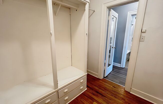 Studio, 1 bath, 467 sqft, $1,200, Unit 402