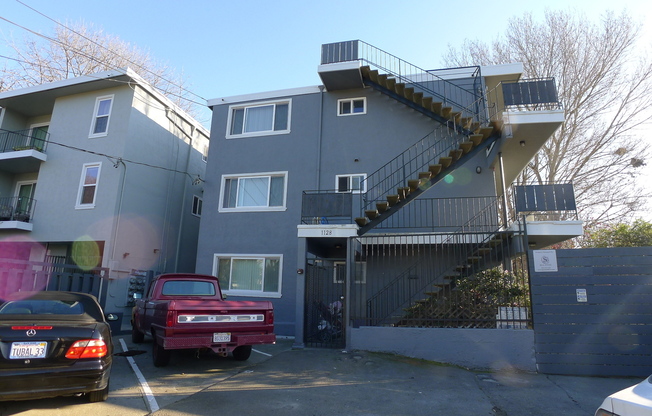 1128 - 1130 Bancroft
