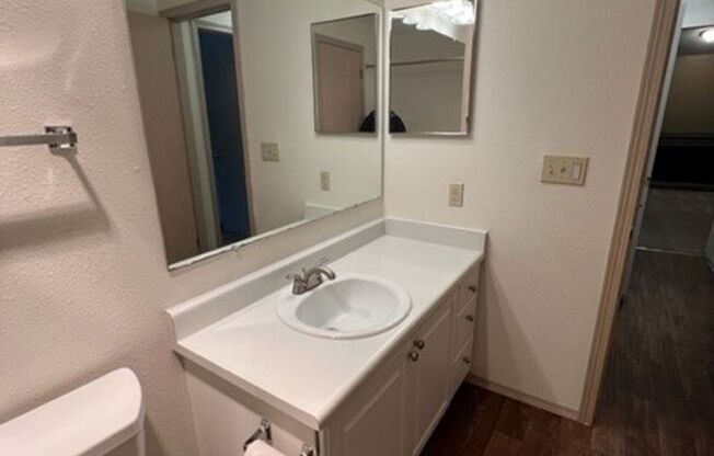 1 bed, 1 bath, 800 sqft, $1,635, Unit 1231