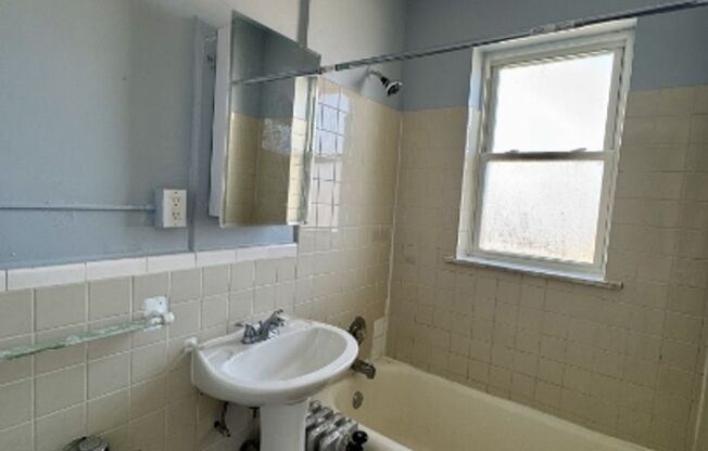Studio, 1 bath, 280 sqft, $1,100, Unit 505