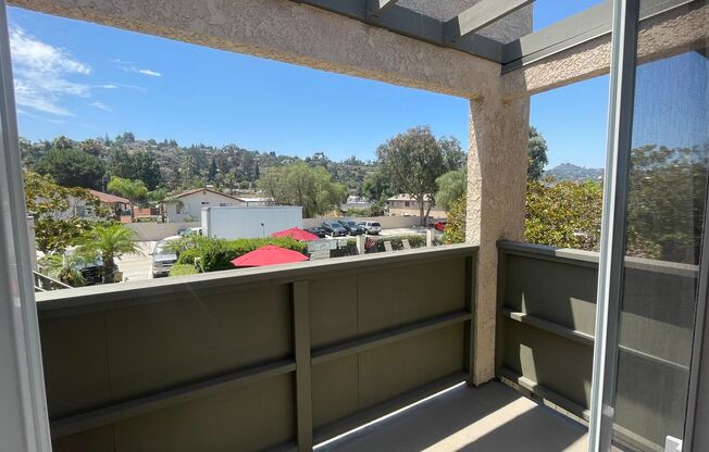 2 beds, 2 baths, 882 sqft, $2,295, Unit 03