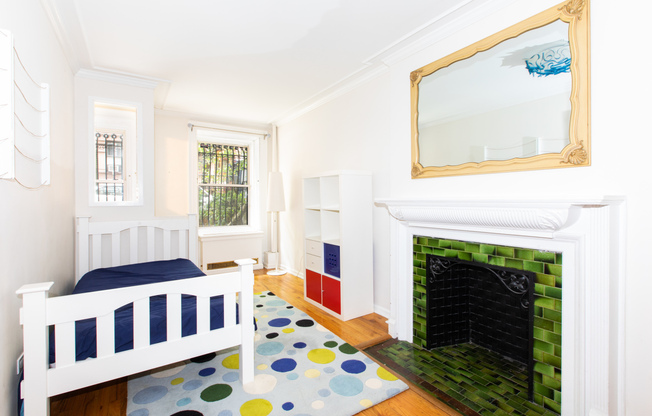 27 W 87 ST