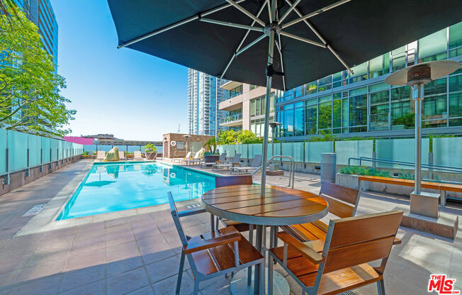 1 bed, 1 bath, 960 sqft, $2,700, Unit 714