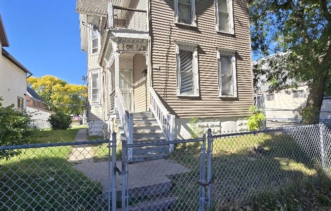 2557 N 8th St. (Duplex + Rear Cottage)