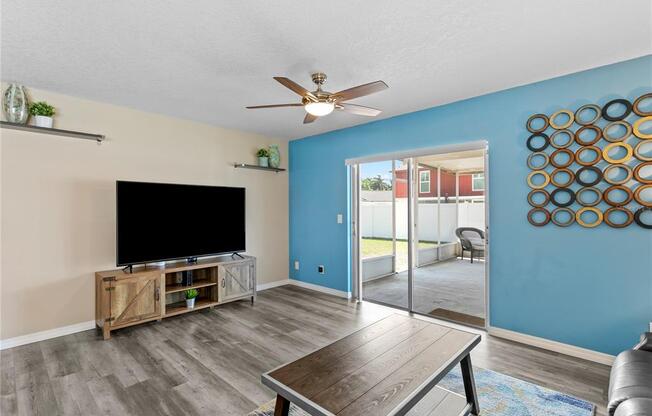 6404 HEATHERMOOR CT
